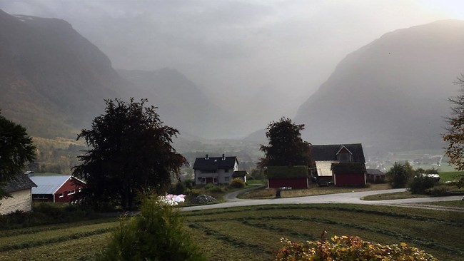 Hvorfor ble en del av Norge innhyllet i tåke i dag?