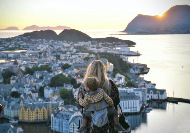 Hvor mange flyttet til Norge i fjor av familiemessige årsaker?
