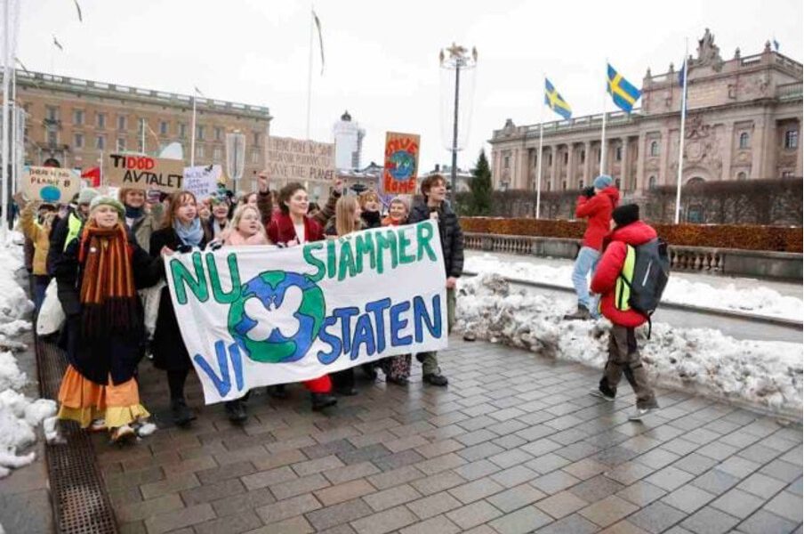 Unge klimaaktivister inkludert Greta Thunberg saksøkte Sverige