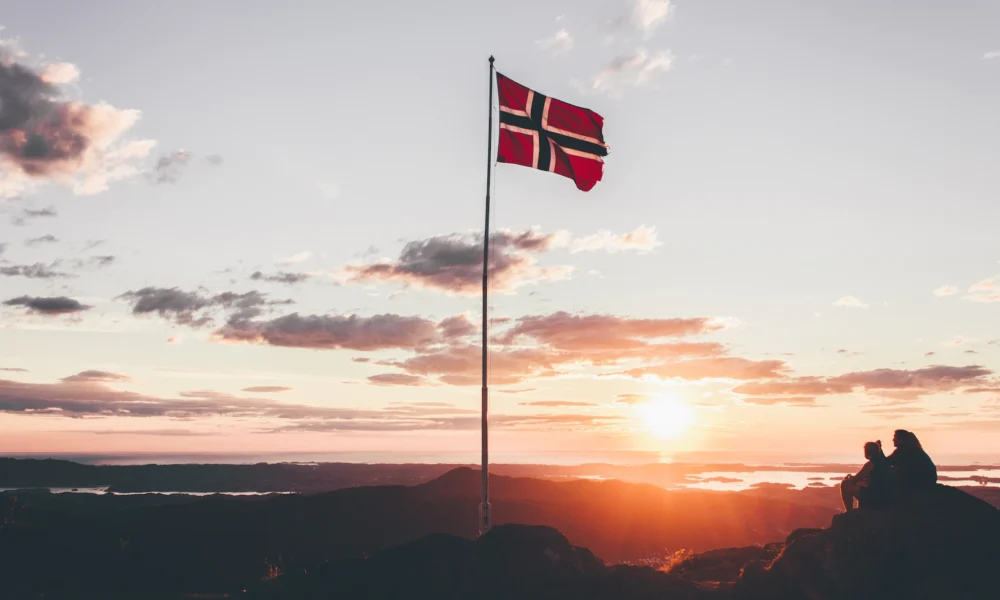 Hvordan har norske holdninger til innvandrere endret seg over tid?